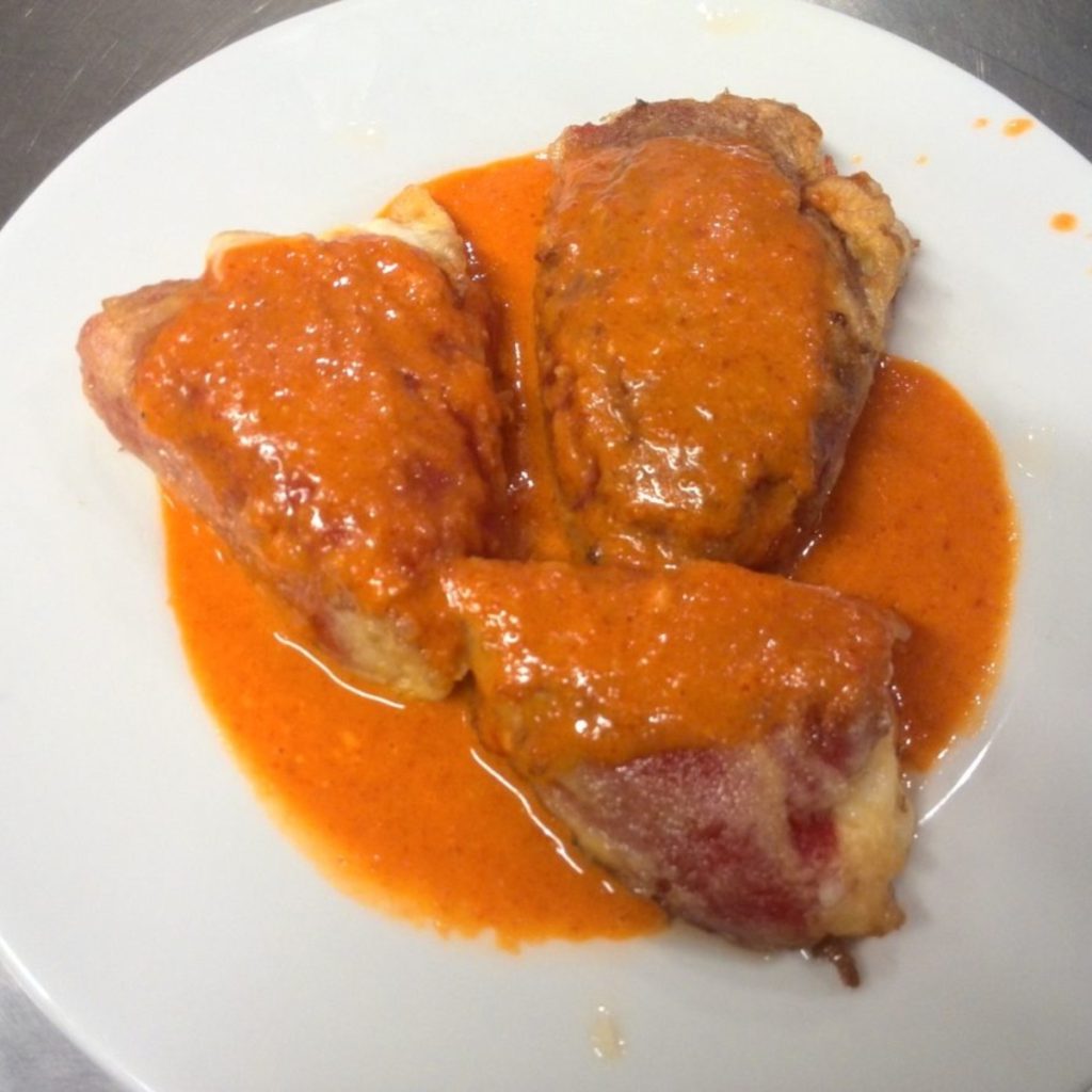 Pimientos-piquillo-rellenos-de-carne